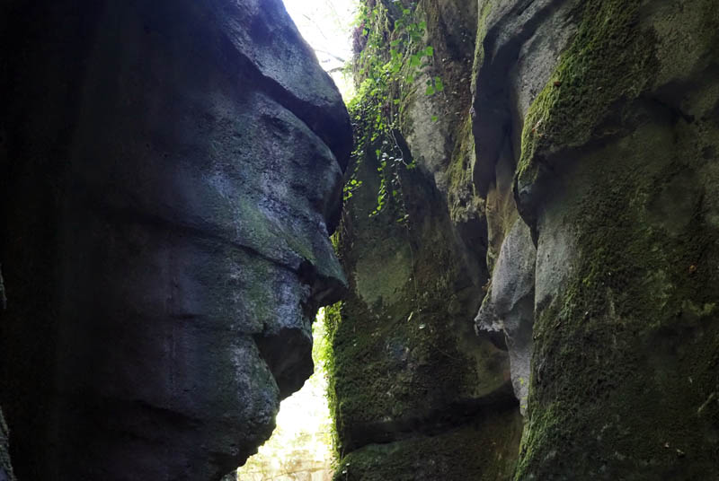 The Gorges du Fier - The two faces in the rock