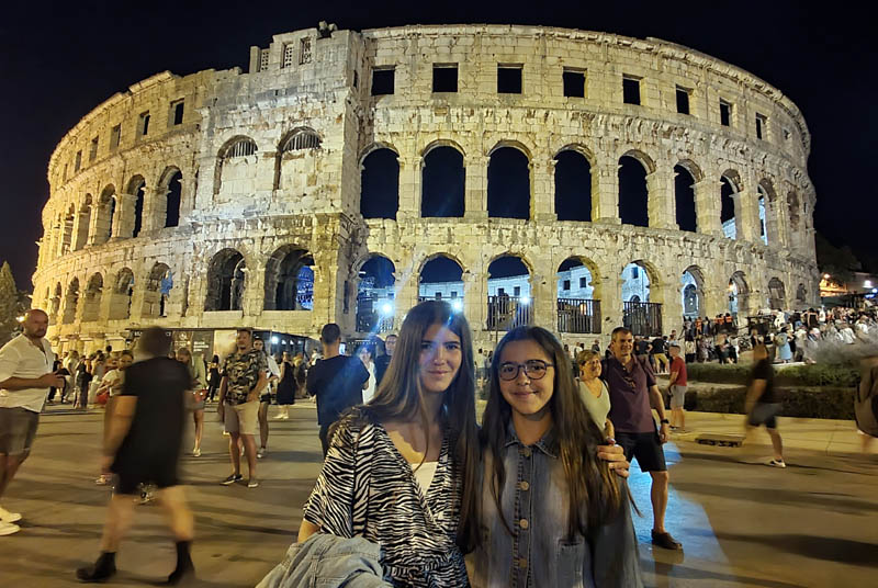 Pula - Anfiteatro romano de noche
