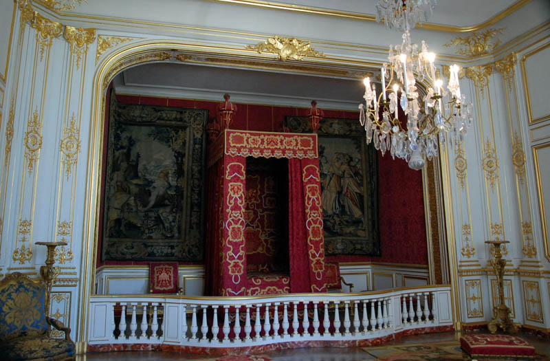 Chateau de Chambord - Louis XIV's ceremonial bedroom