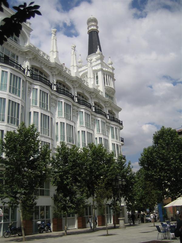 Plaza del Angel (square)<BR>Reina Victoria hotel