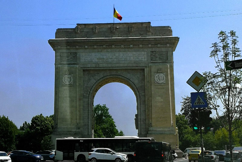 Bucarest - Arco del triunfo (Arcul de Triumf)