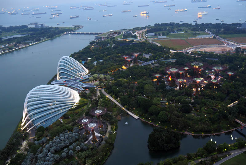 El estrecho de Singapur desde el Sands SkyPark Observation Deck